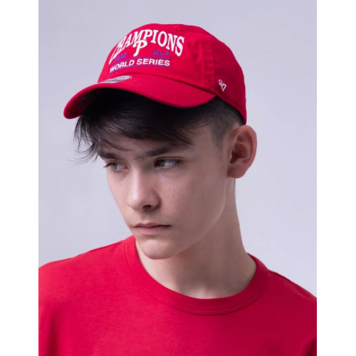 Бейсболка классическая, летняя, красная