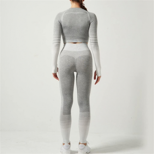 Комплект спортивных леггинсов и топа с эффектом подтягивания и быстросохнущей тканью