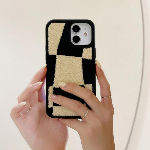 Тёплый меховой чехол с защитой камеры для iPhone 12 / 12 Pro (6,1″), поддержка беспроводной зарядки