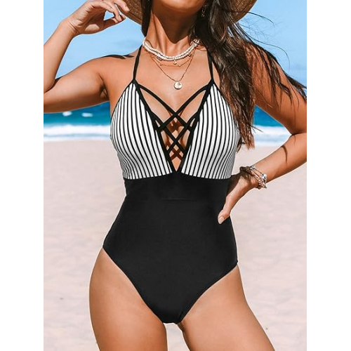 Элегантный V-образный слитный купальник с перекрещенным декольте — стильное решение для пляжа.