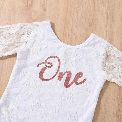 Милый комплект для первого дня рождения девочки