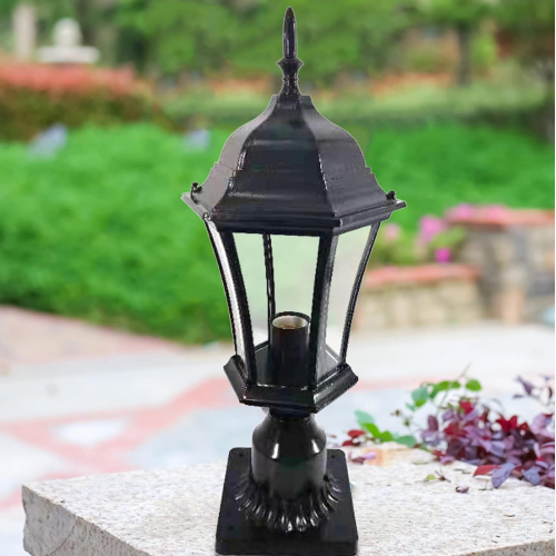 Уличный светильник из литого алюминия с прозрачным стеклянным плафоном