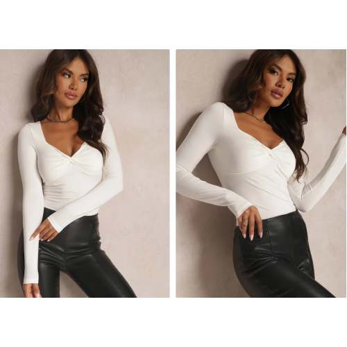 Приталенная блуза с глубоким вырезом