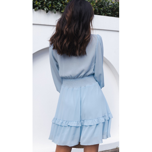 Голубое платье-беби-долл с многослойной юбкой и бантом