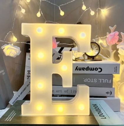 Буква Е, свет