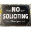 Табличка "No Soliciting"