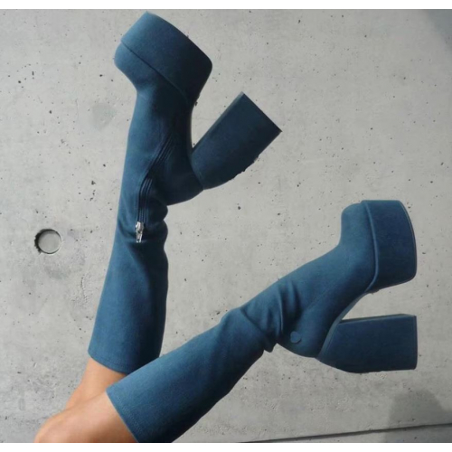 Джинсовые сапоги до колена с круглым носком и геометрическим каблуком на платформе