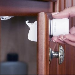 Набор магнитных замков Toddleroo от North States 