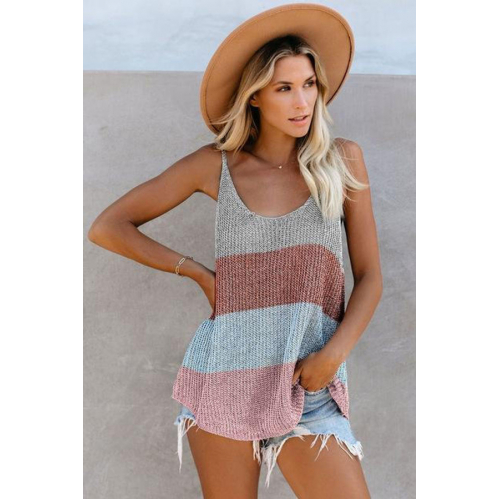 Элегантный топ с объемным силуэтом