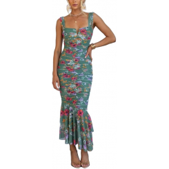 Женственное длинное платье на тонких бретелях с открытыми плечами