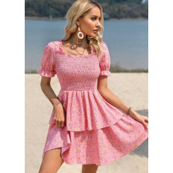 Женственное платье с цветочным принтом и расклёшённой юбкой